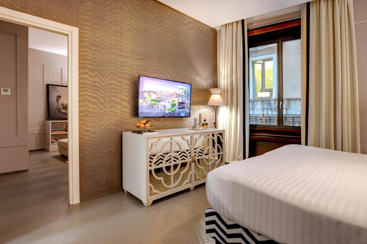 โรงแรมซิงเงอร์ พาเลซ โรม ภายนอก รูปภาพ